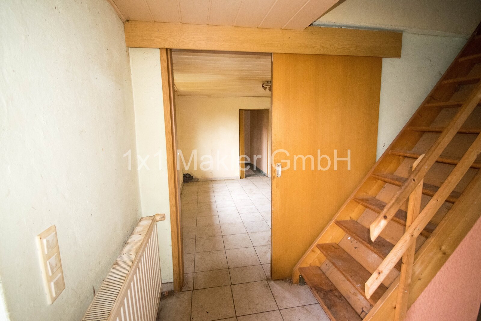 Doppelhaushälfte mit 1.268 m² Grundstück