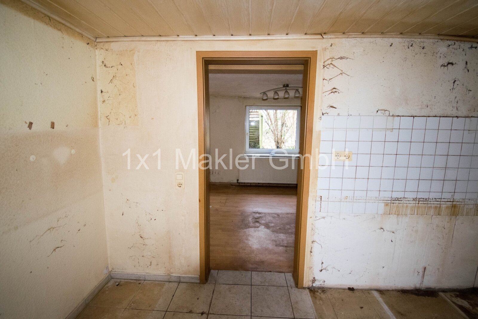 Doppelhaushälfte mit 1.268 m² Grundstück