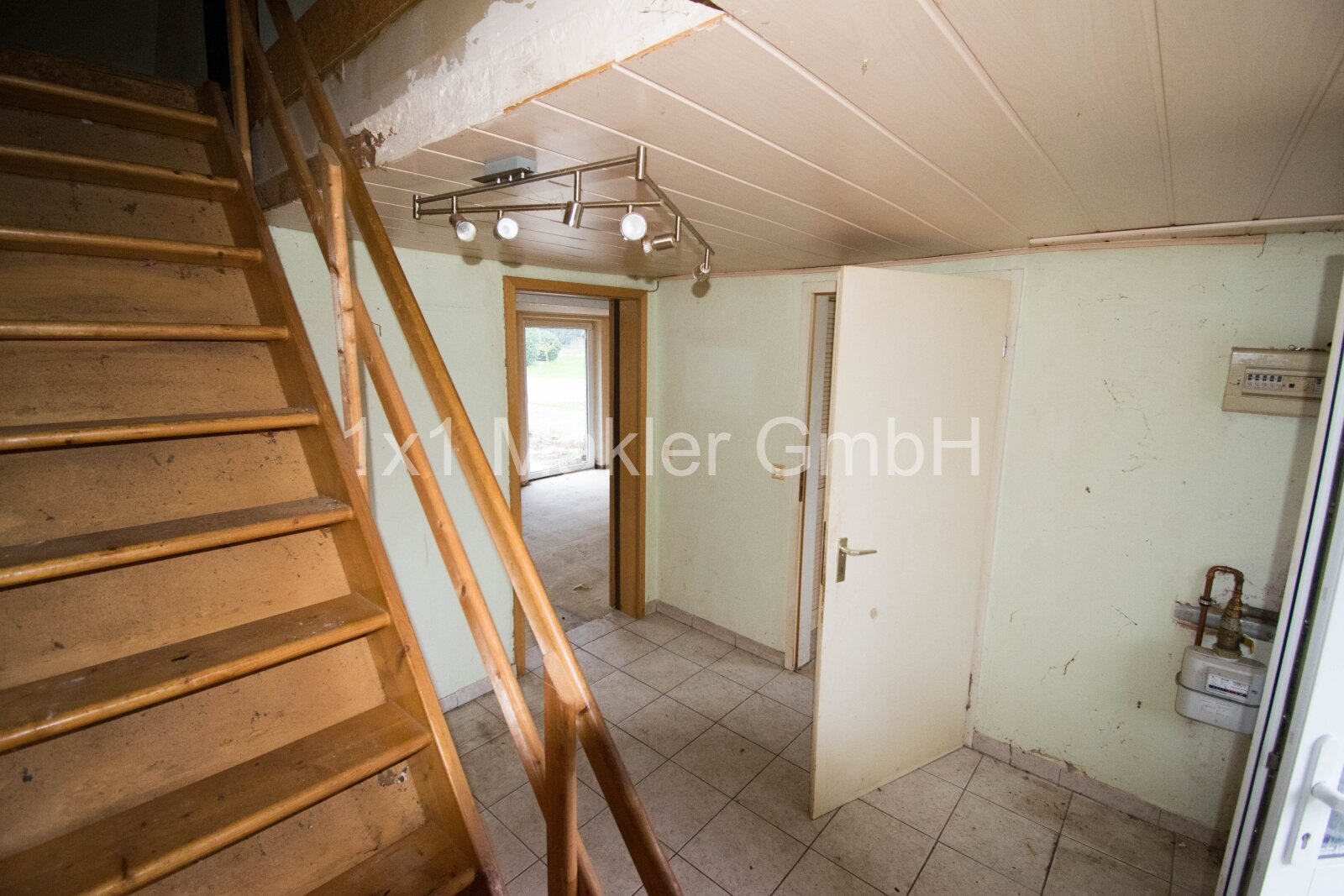 Doppelhaushälfte mit 1.268 m² Grundstück