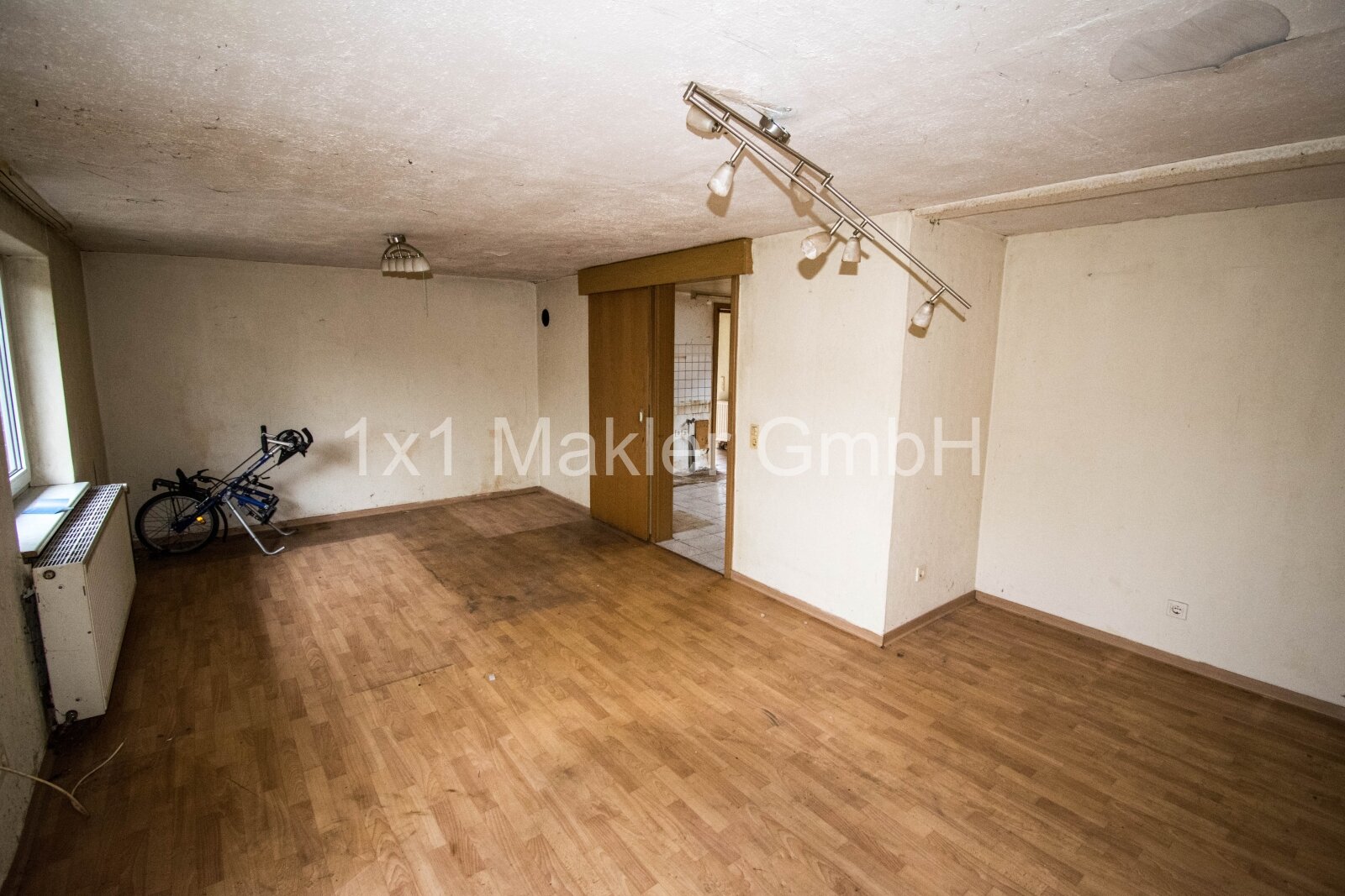 Doppelhaushälfte mit 1.268 m² Grundstück