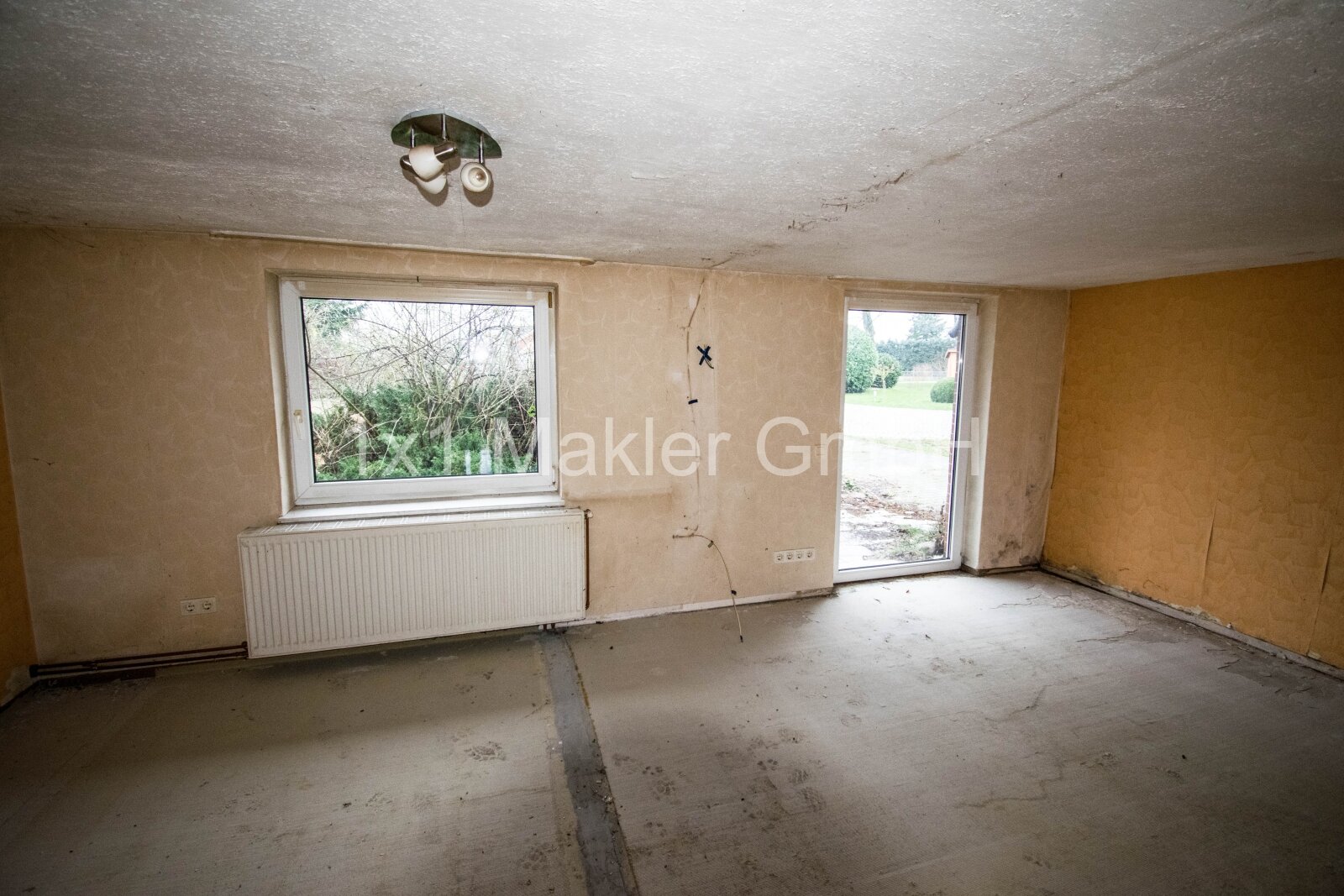 Doppelhaushälfte mit 1.268 m² Grundstück