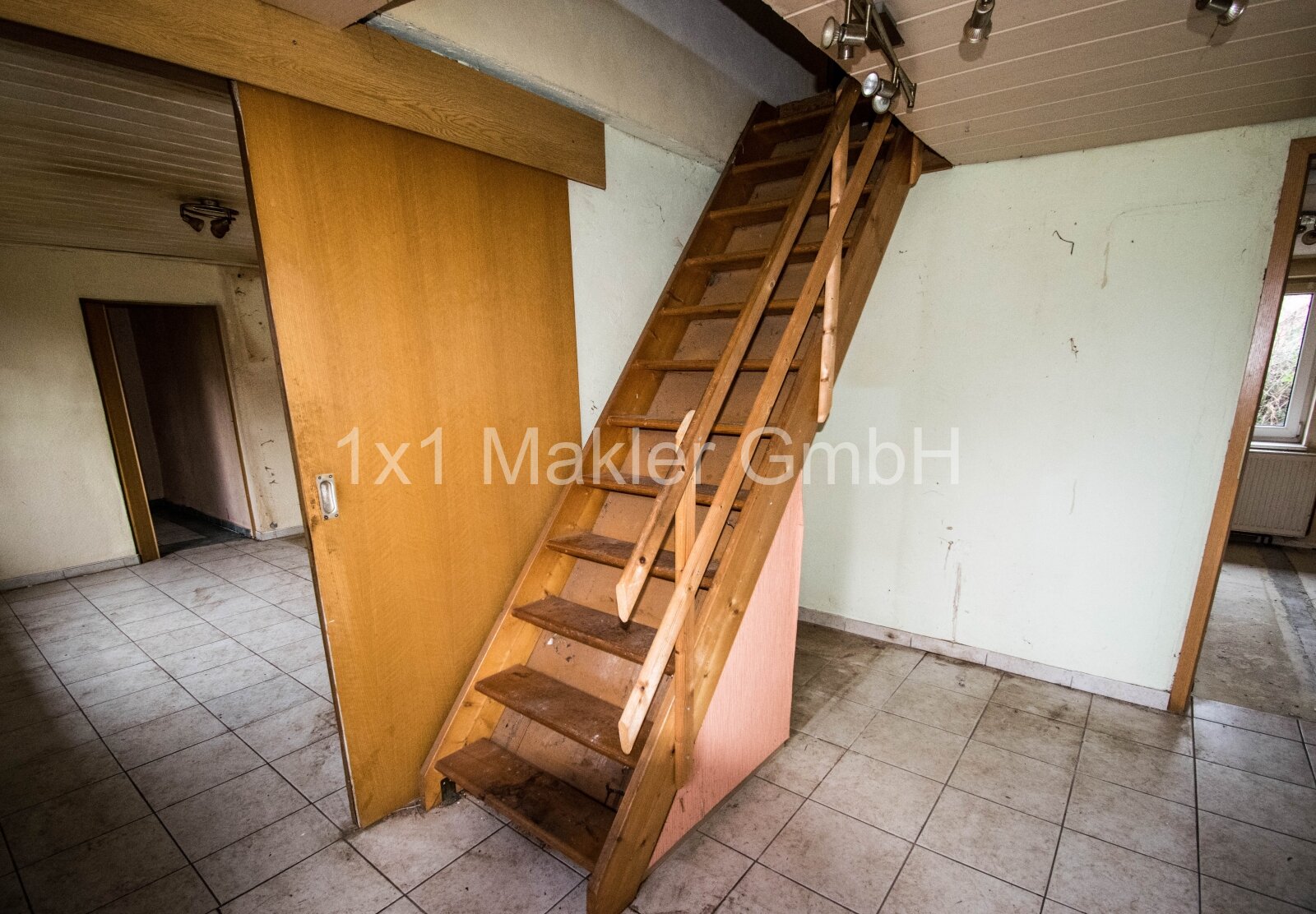 Doppelhaushälfte mit 1.268 m² Grundstück