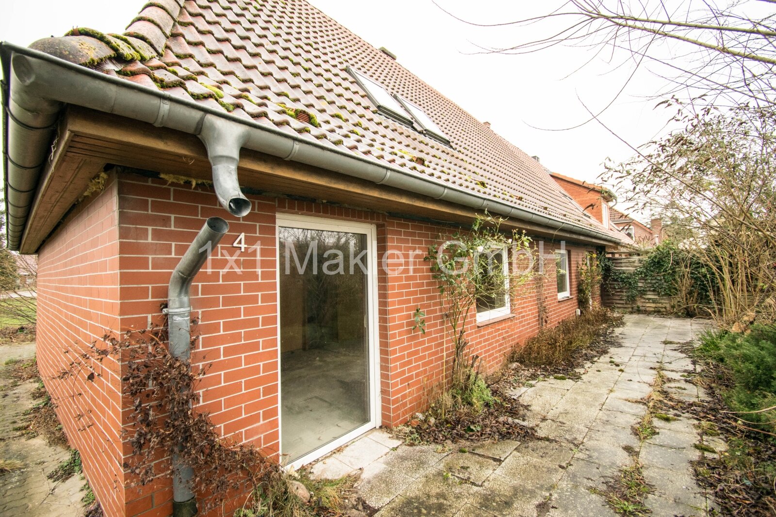 Doppelhaushälfte mit 1.268 m² Grundstück