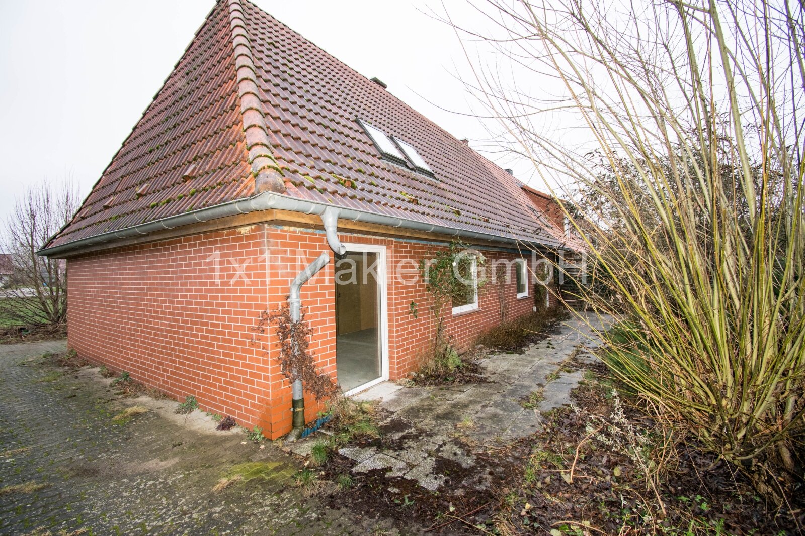 Doppelhaushälfte mit 1.268 m² Grundstück