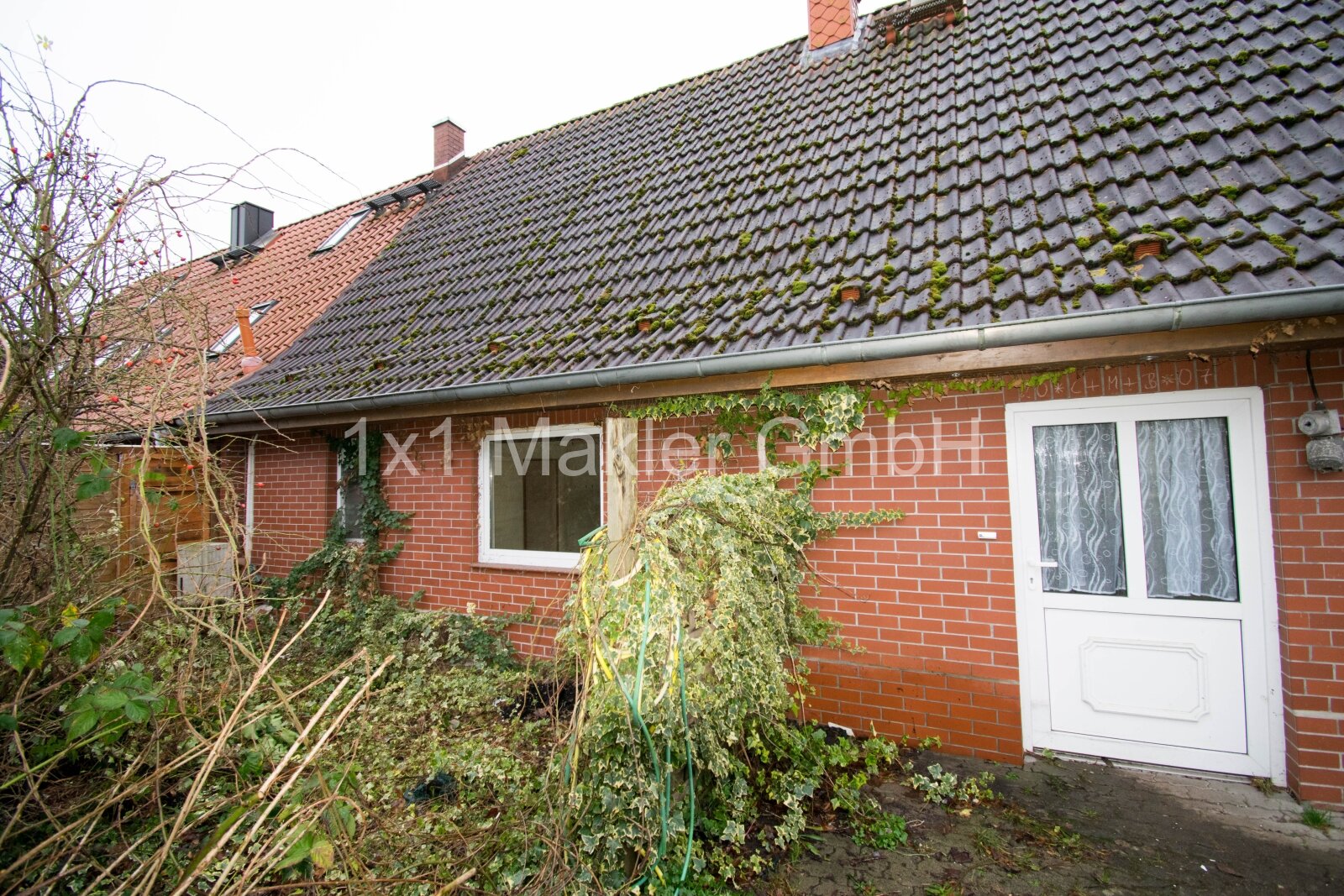 Doppelhaushälfte mit 1.268 m² Grundstück