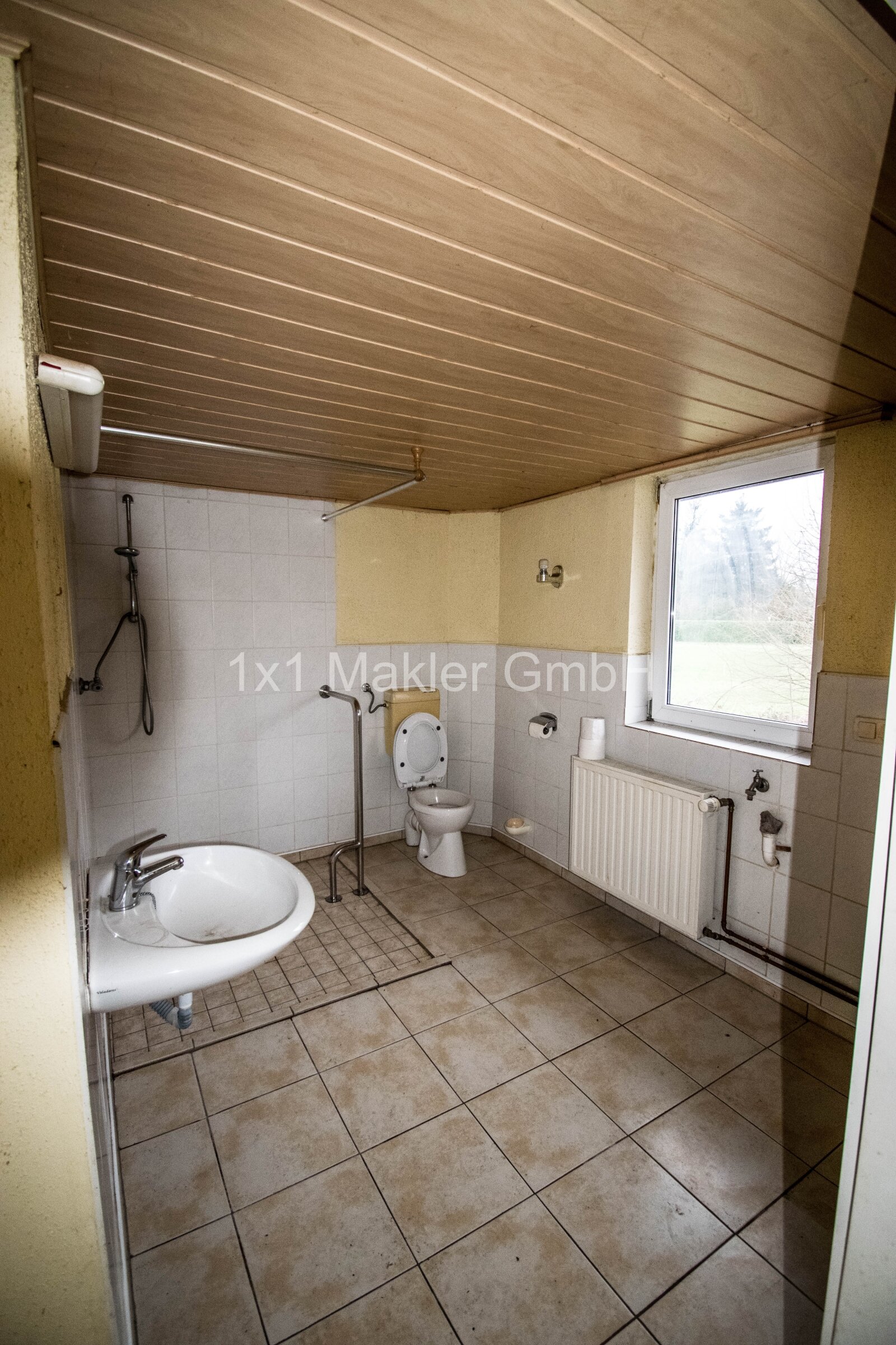 Doppelhaushälfte mit 1.268 m² Grundstück