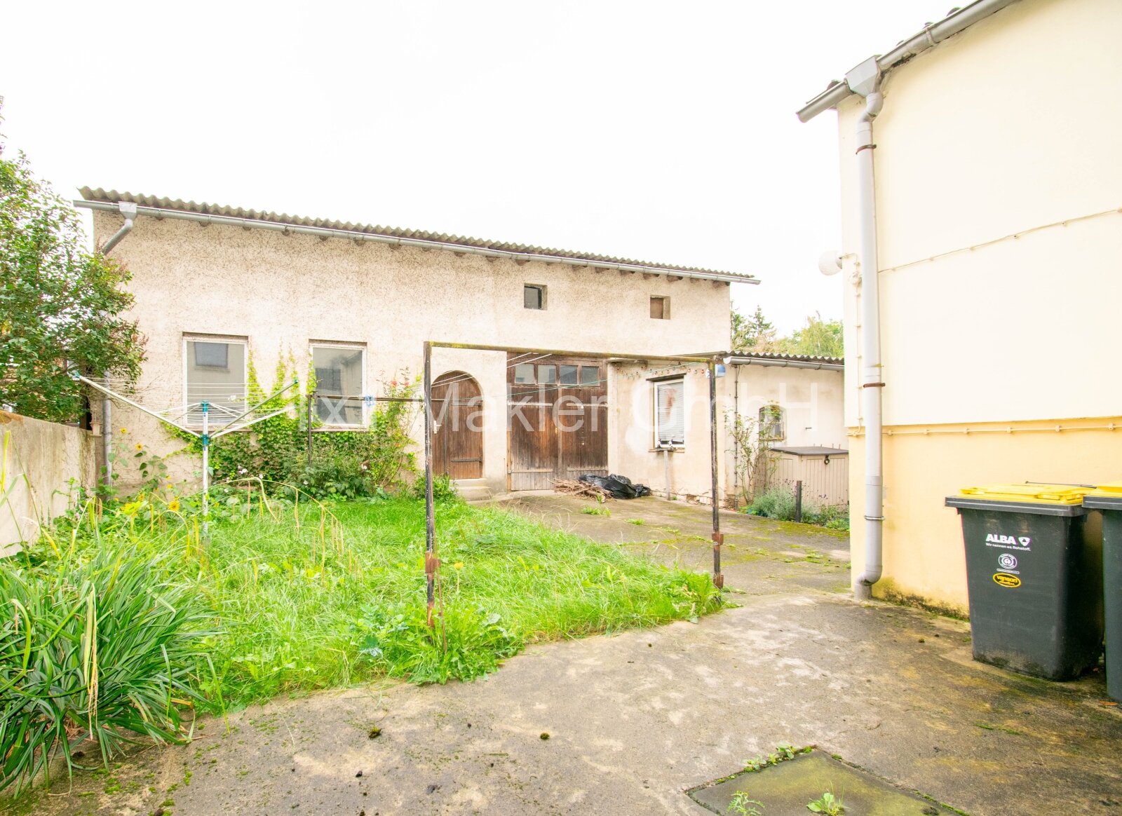 Mehrfamilienhaus mit 3 Garagen in Parchim