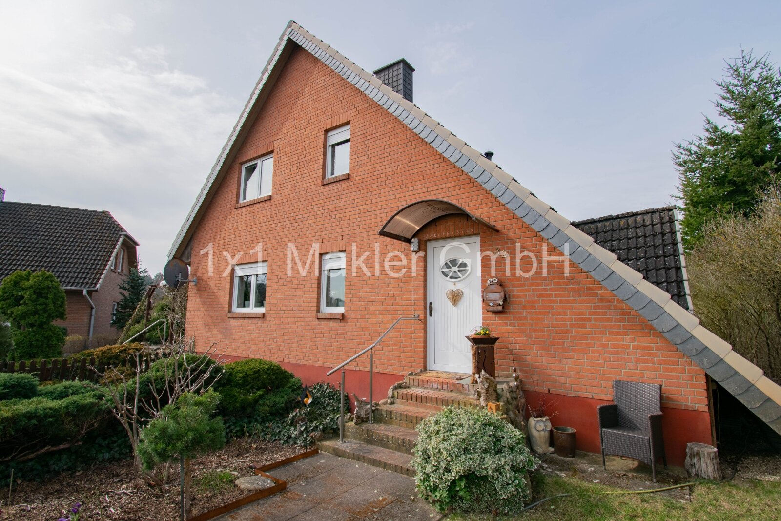 Schwerin: Einfamilienhaus in idyllischer Lage mit Tiefgarage 