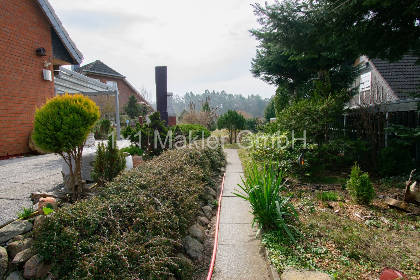 Einfamilienhaus in idyllischer Lage mit Tiefgarage