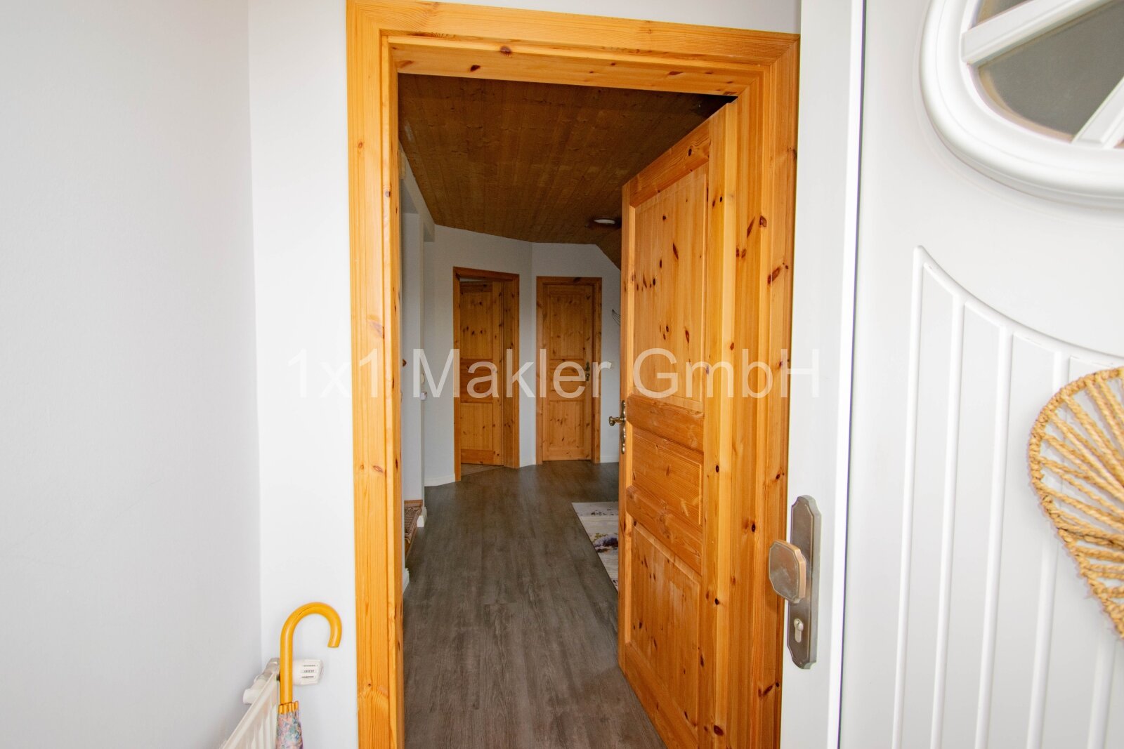 Einfamilienhaus in idyllischer Lage mit Tiefgarage