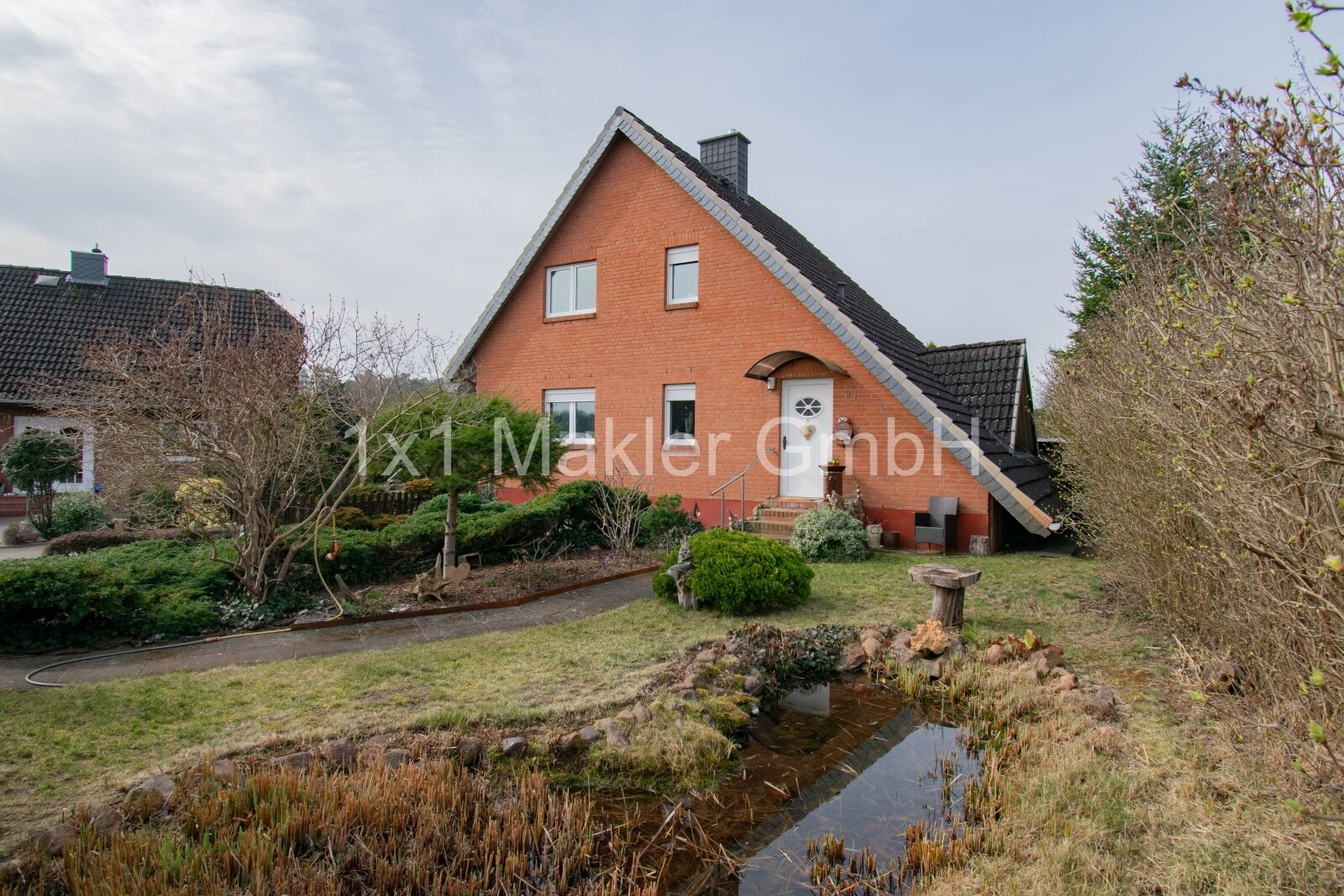 Einfamilienhaus in idyllischer Lage mit Tiefgarage