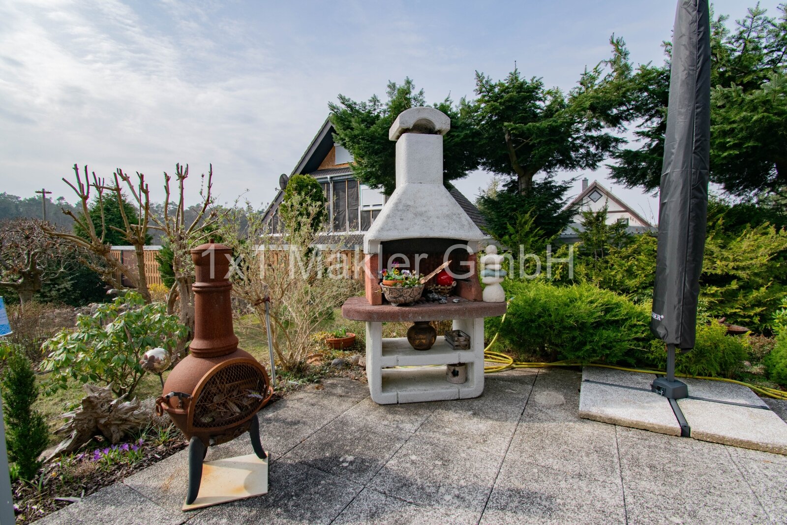 Einfamilienhaus in idyllischer Lage mit Tiefgarage