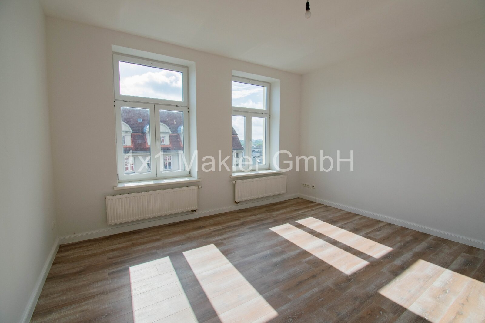 Kernsanierte 2-Raum-Wohnung mit Einbauküche