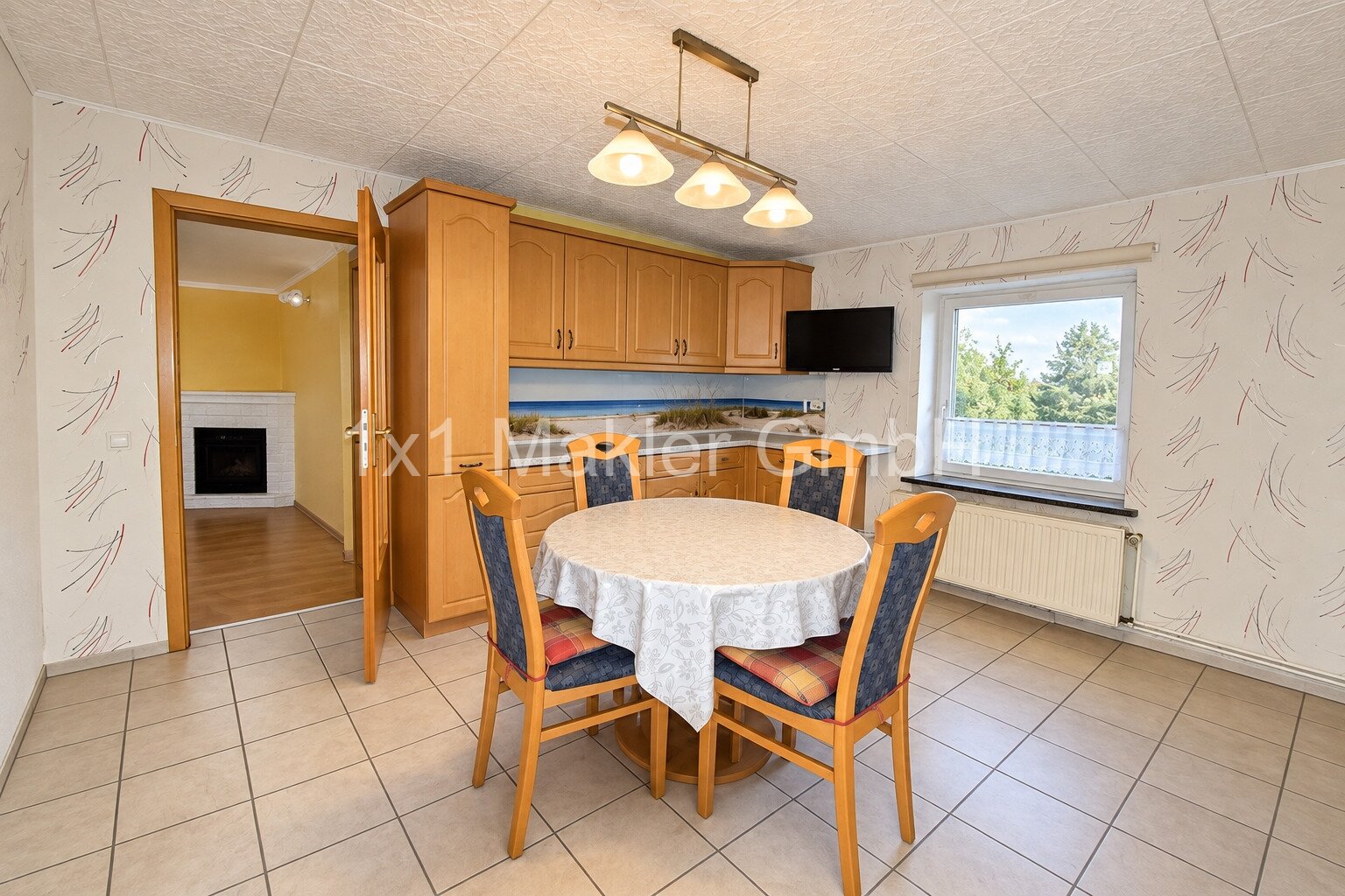 Zweifamilienhaus mit 2.657 m² Grundstück