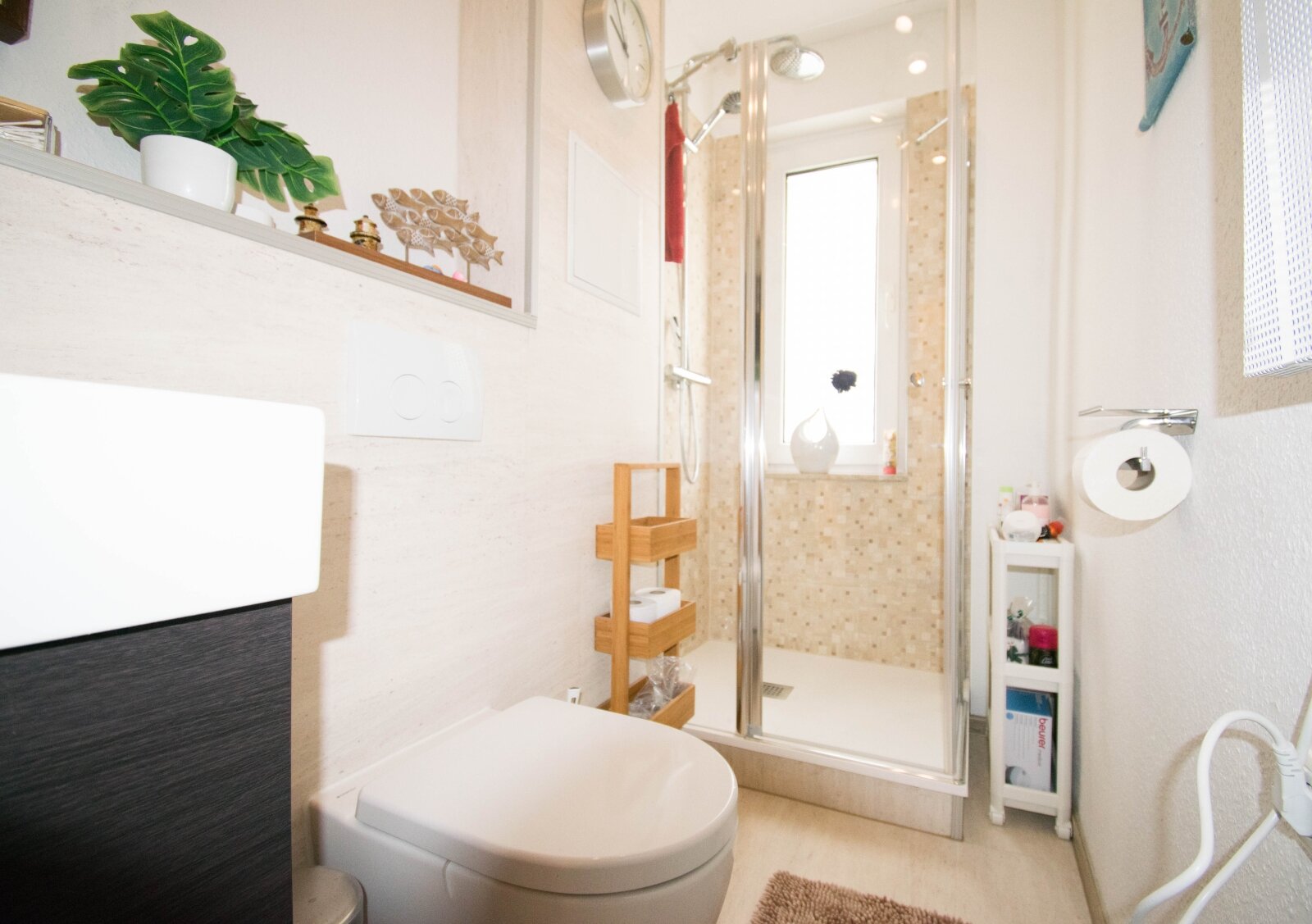 Badezimmer mit Dusche Badezimmer mit Dusche