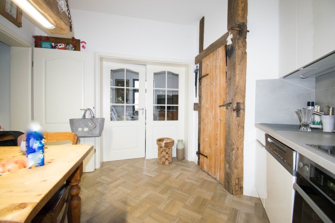 Blich von der Küche zum Wohnzimmer