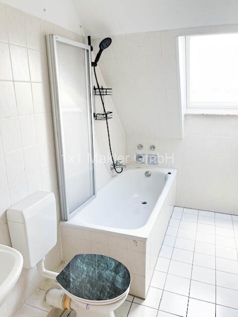 Badezimmer mit Wanne Badezimmer mit Wanne