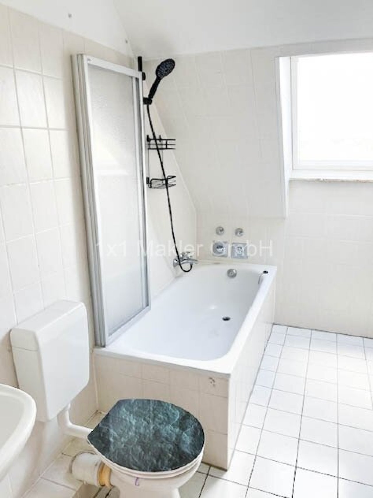 Badezimmer mit Wanne