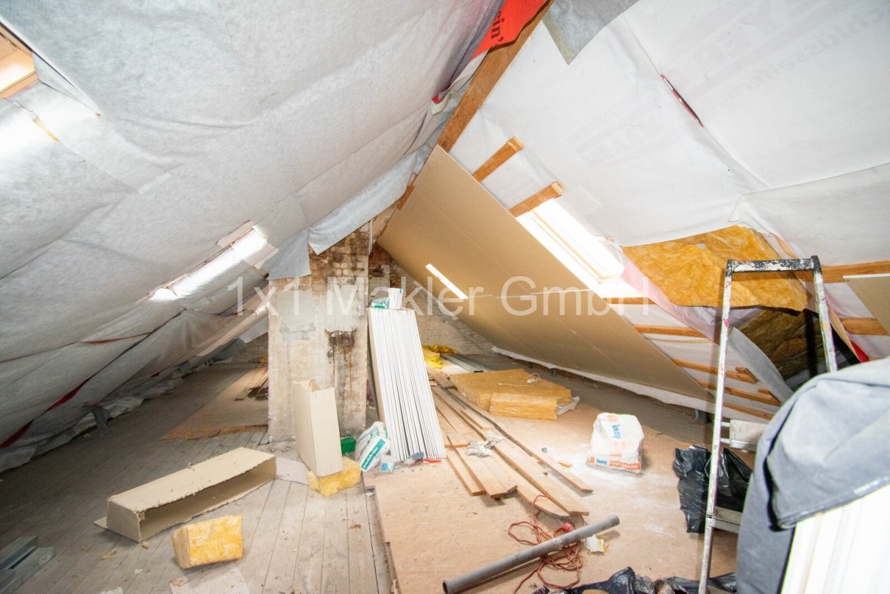 Dachboden wartet auf Ausbau Dachboden wartet auf Ausbau