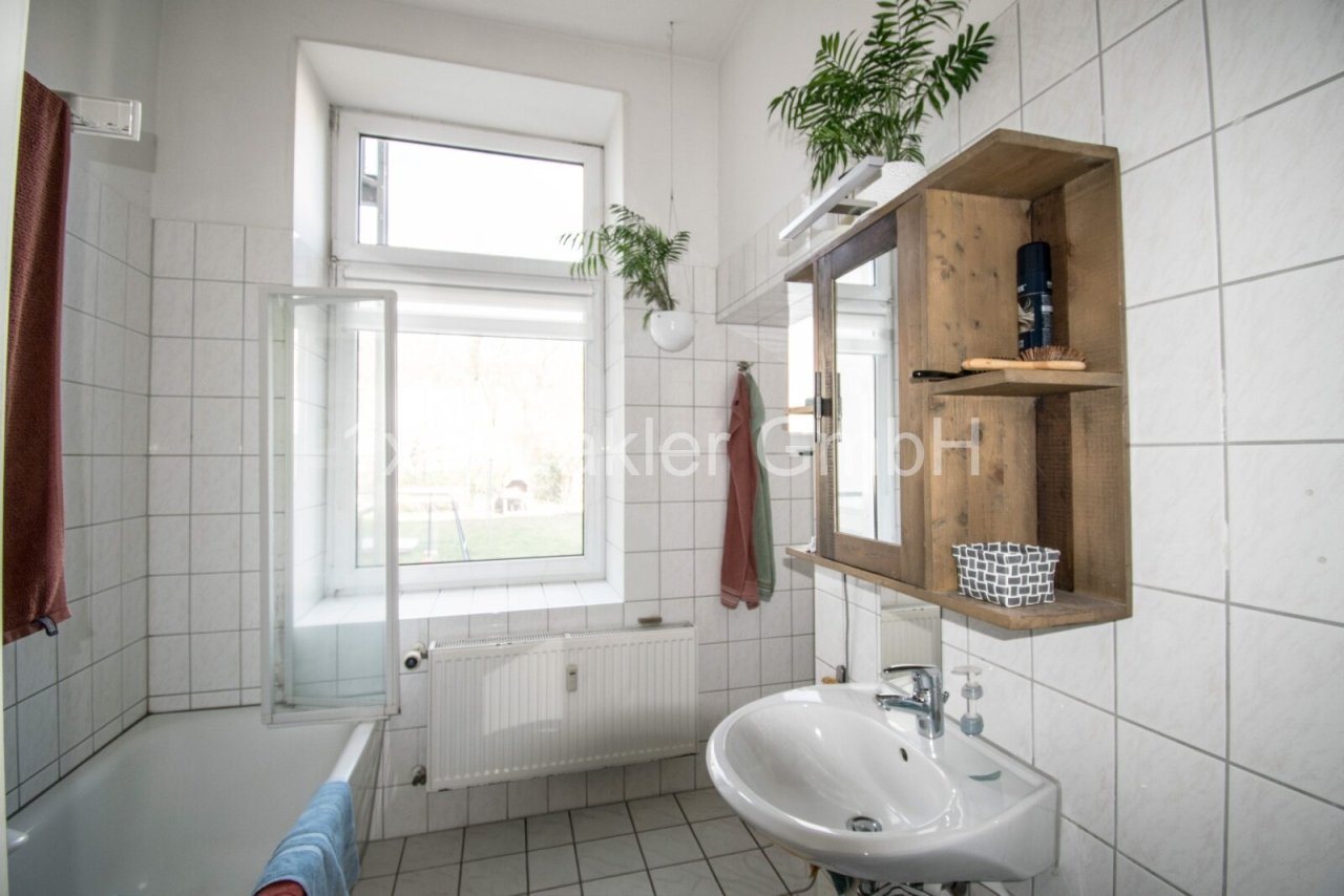 Badezimmer mit Badewanne