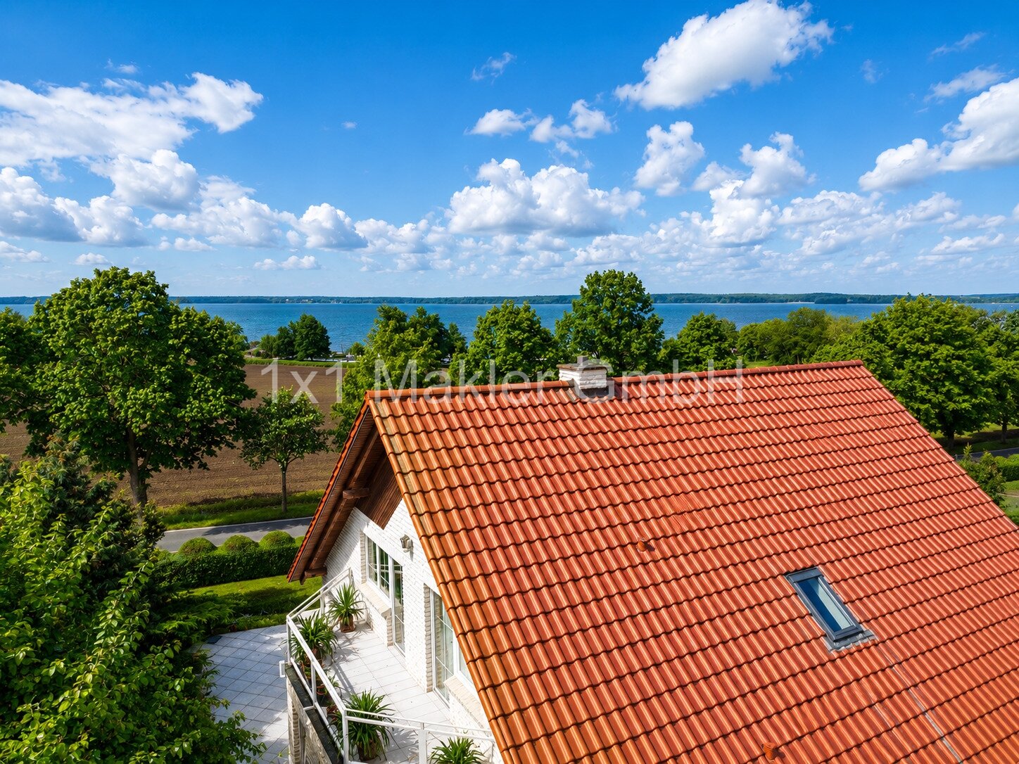 Haus mit Blick auf Schweriner Außensee Haus mit Blick auf Schweriner Außensee