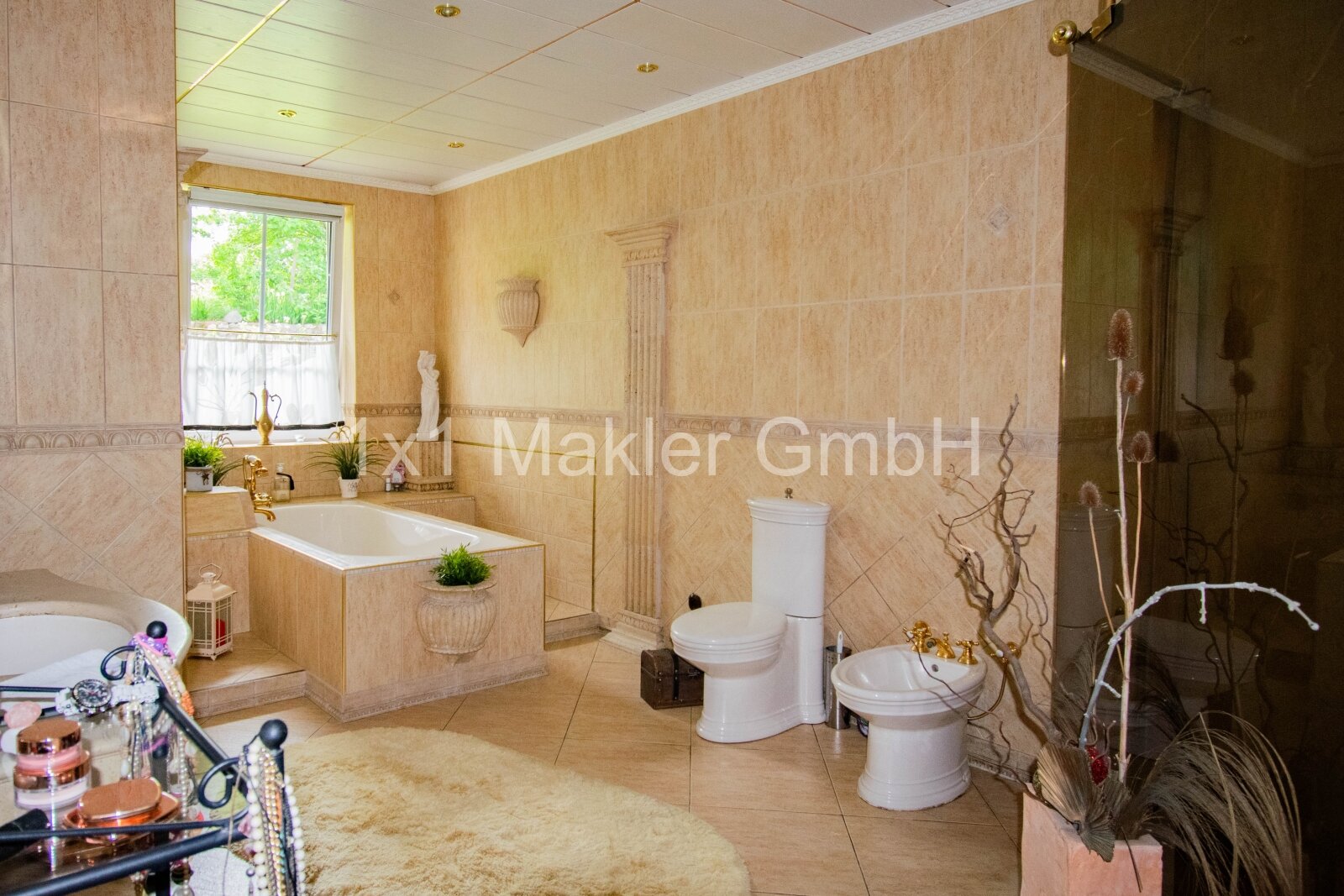 Hauptbadezimmer im EG Hauptbadezimmer im EG