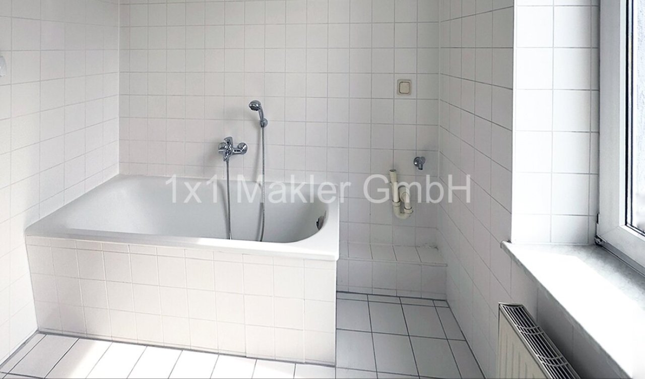 Badezimmer mit Badewanne