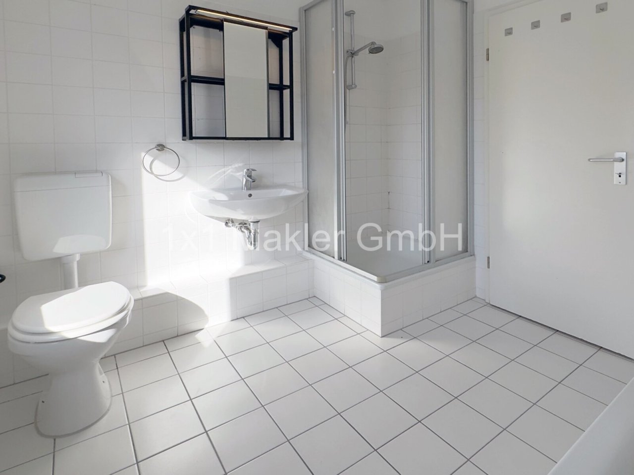 Badezimmer mit Dusche