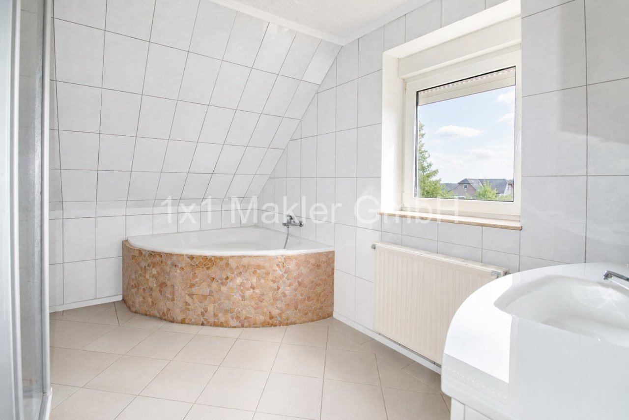 Bad mit Fenster