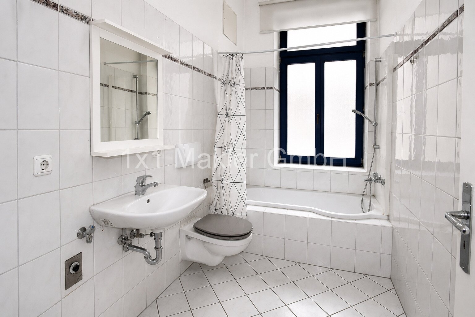 Badezimmer mit Badewanne