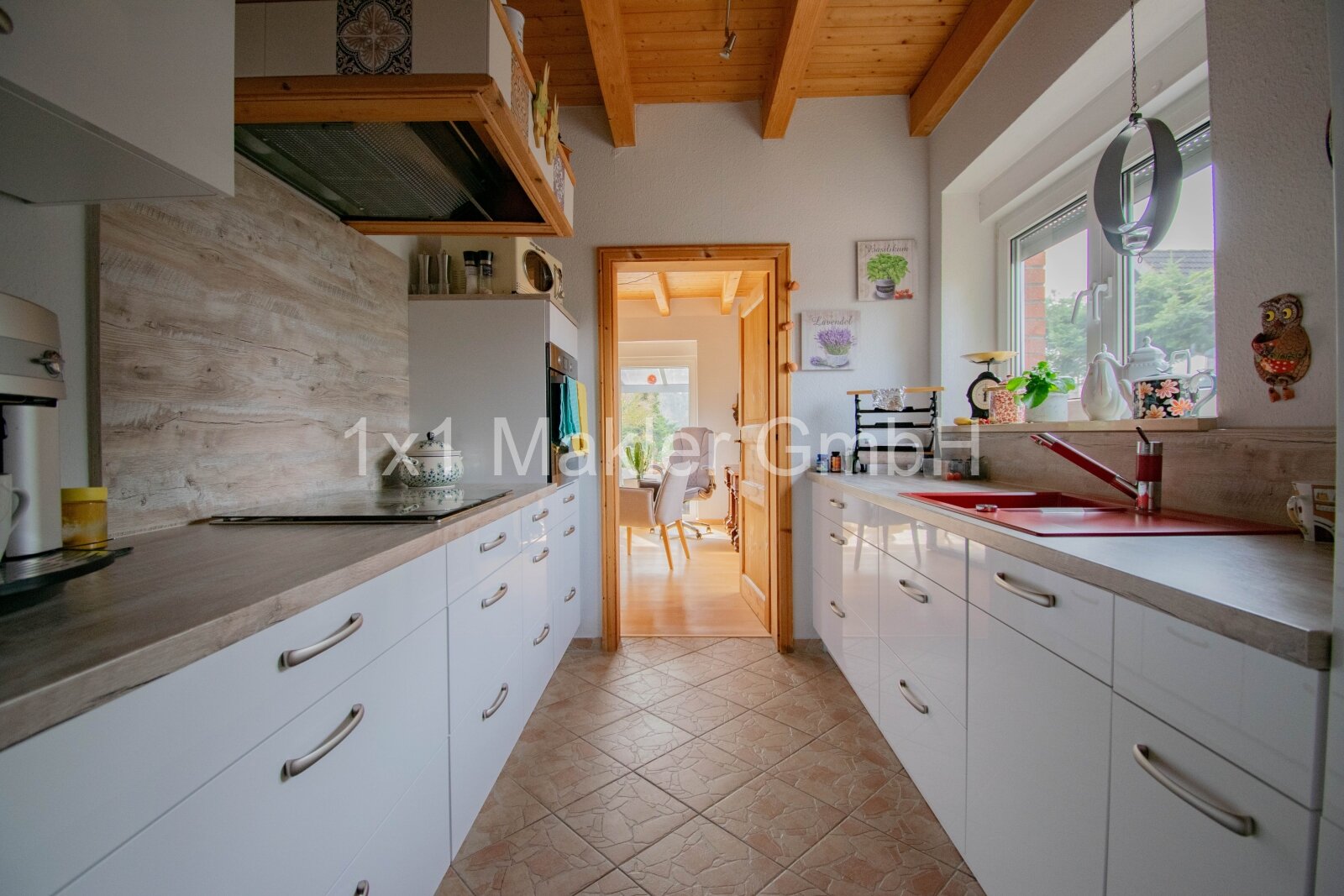 Einbauküche Bj. 2023 mit Blick ins Wohnzimmer Einbauküche Bj. 2023 mit Blick ins Wohnzimmer
