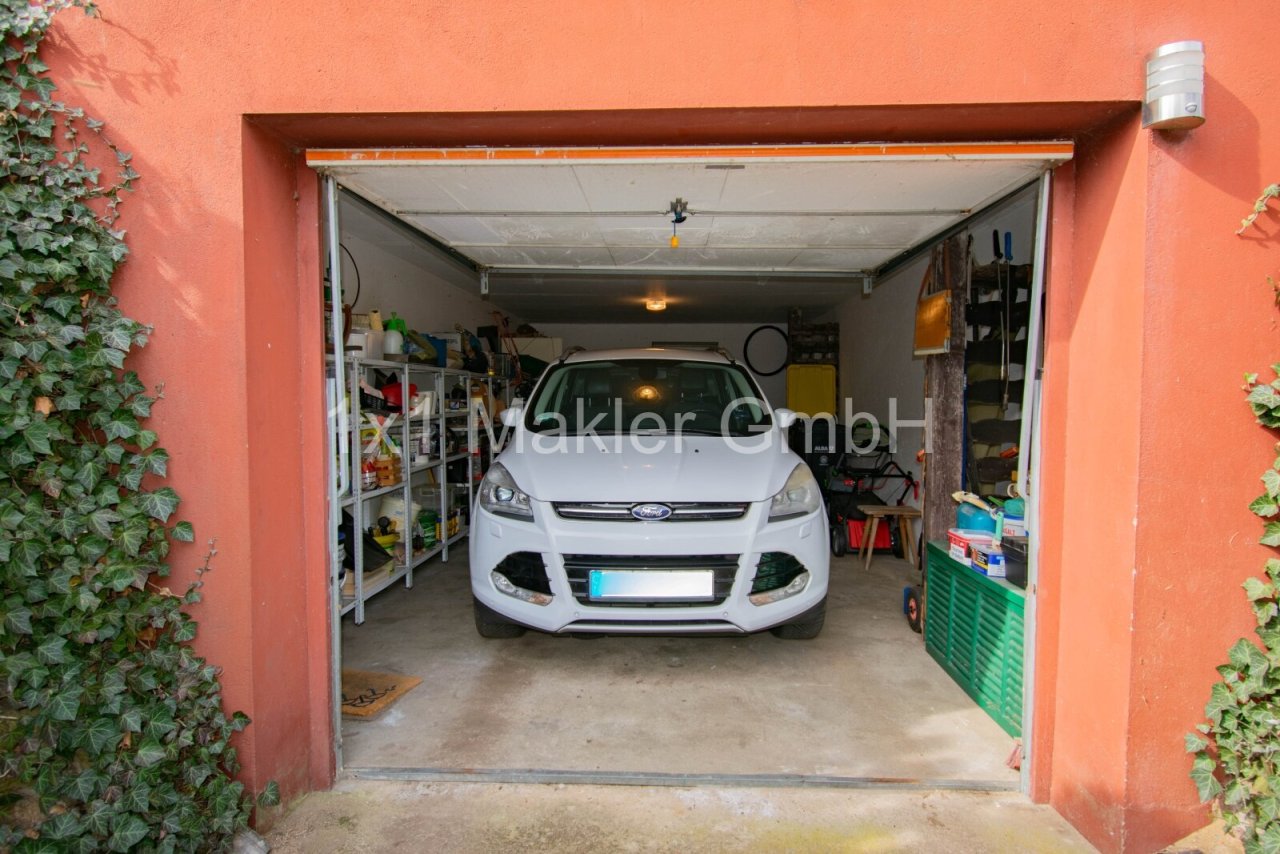 Tiefgarage im Keller Tiefgarage im Keller