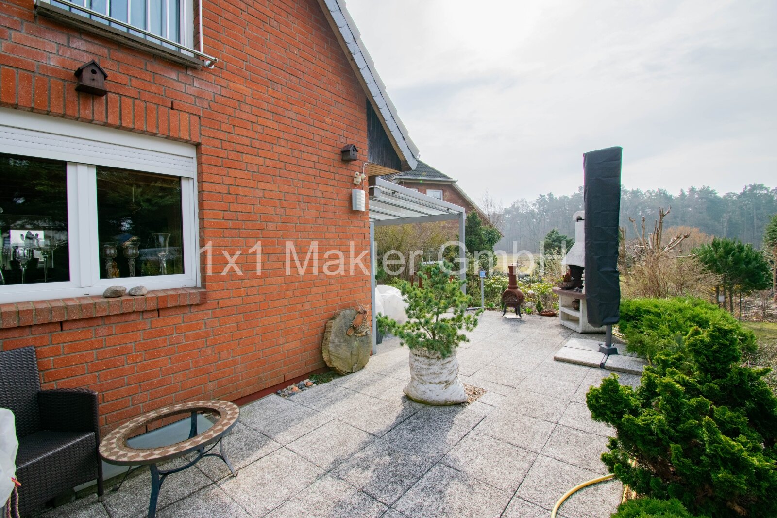 Seitliche Terrasse Seitliche Terrasse
