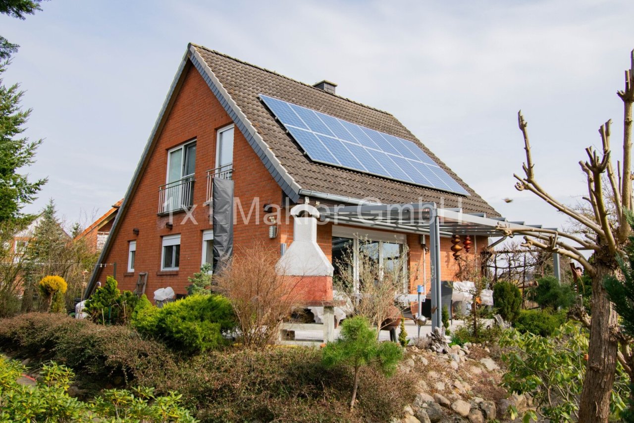 Außenansicht mit gemieteter Solaranlage Außenansicht mit gemieteter Solaranlage