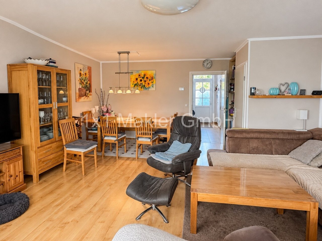 Wohnzimmer in Richtung Eingang