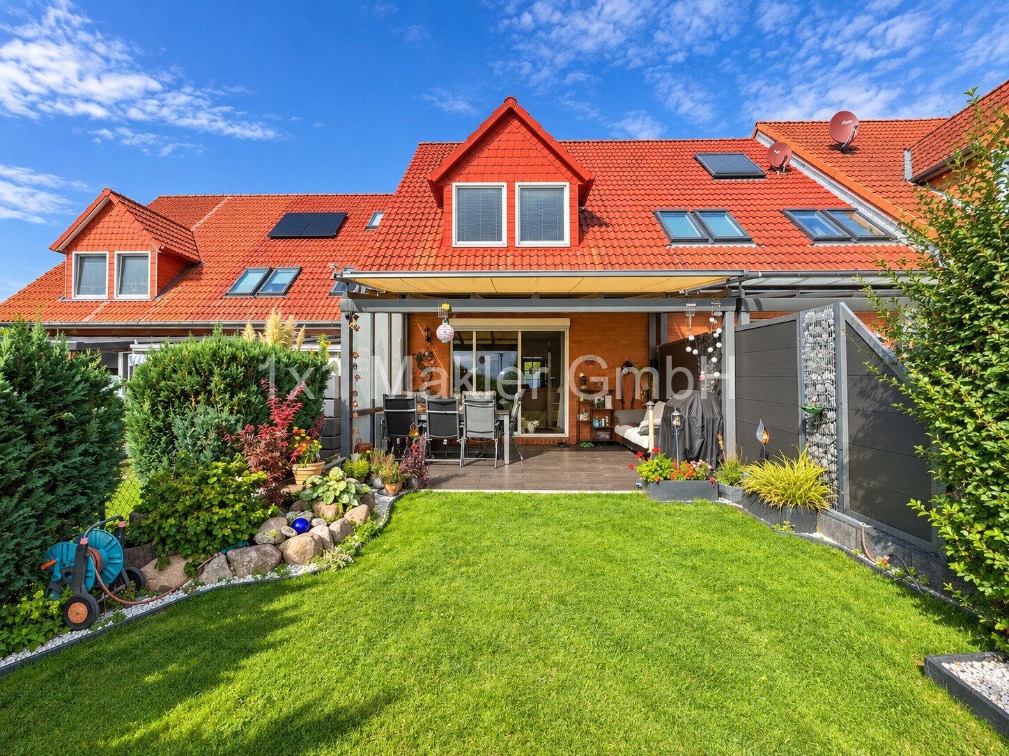 Provisionsfreies Reihenhaus mit Südterrasse, Garten und 2 Stellplätzen 