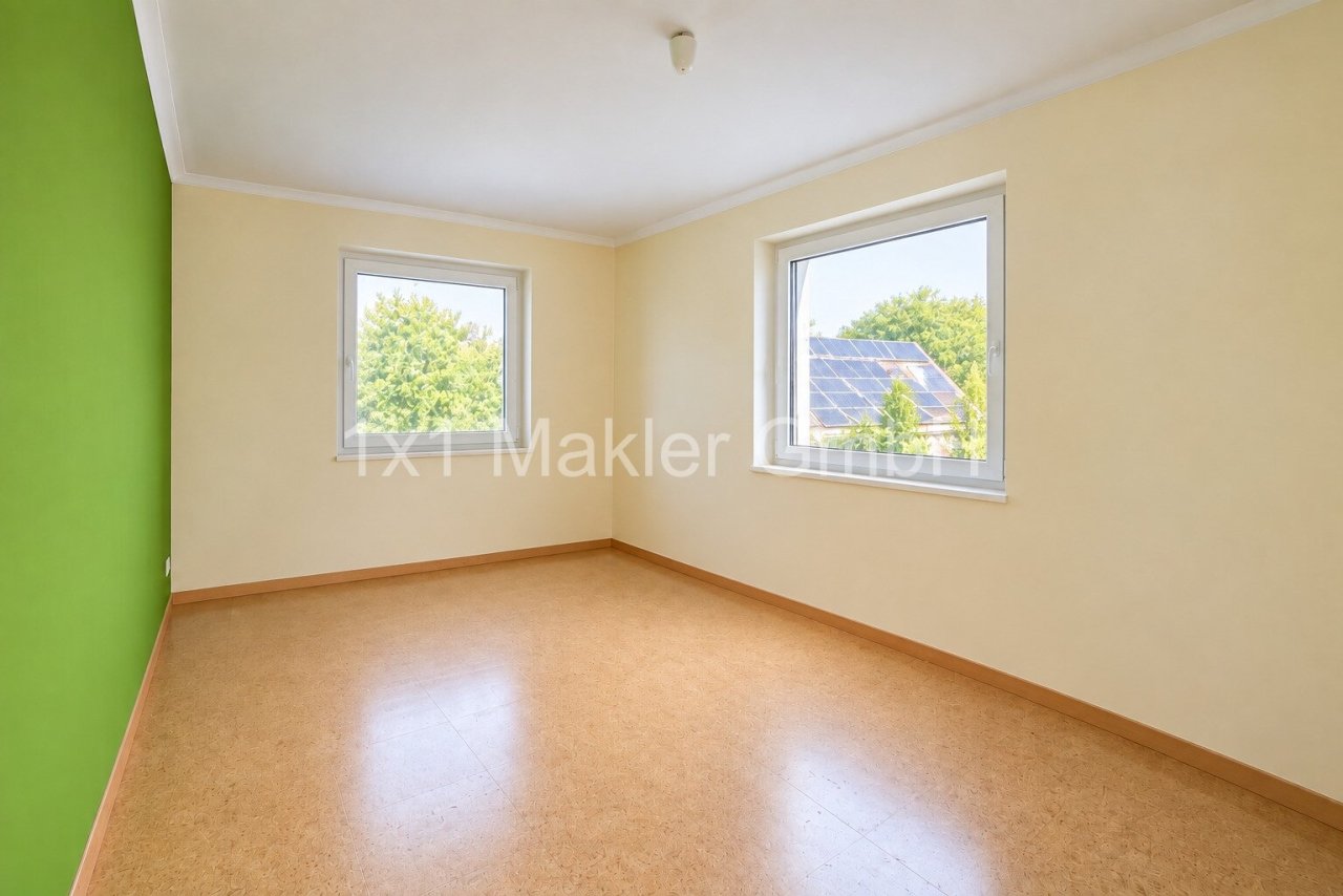 1. OG - Schlafzimmer leer 1. OG - Schlafzimmer leer