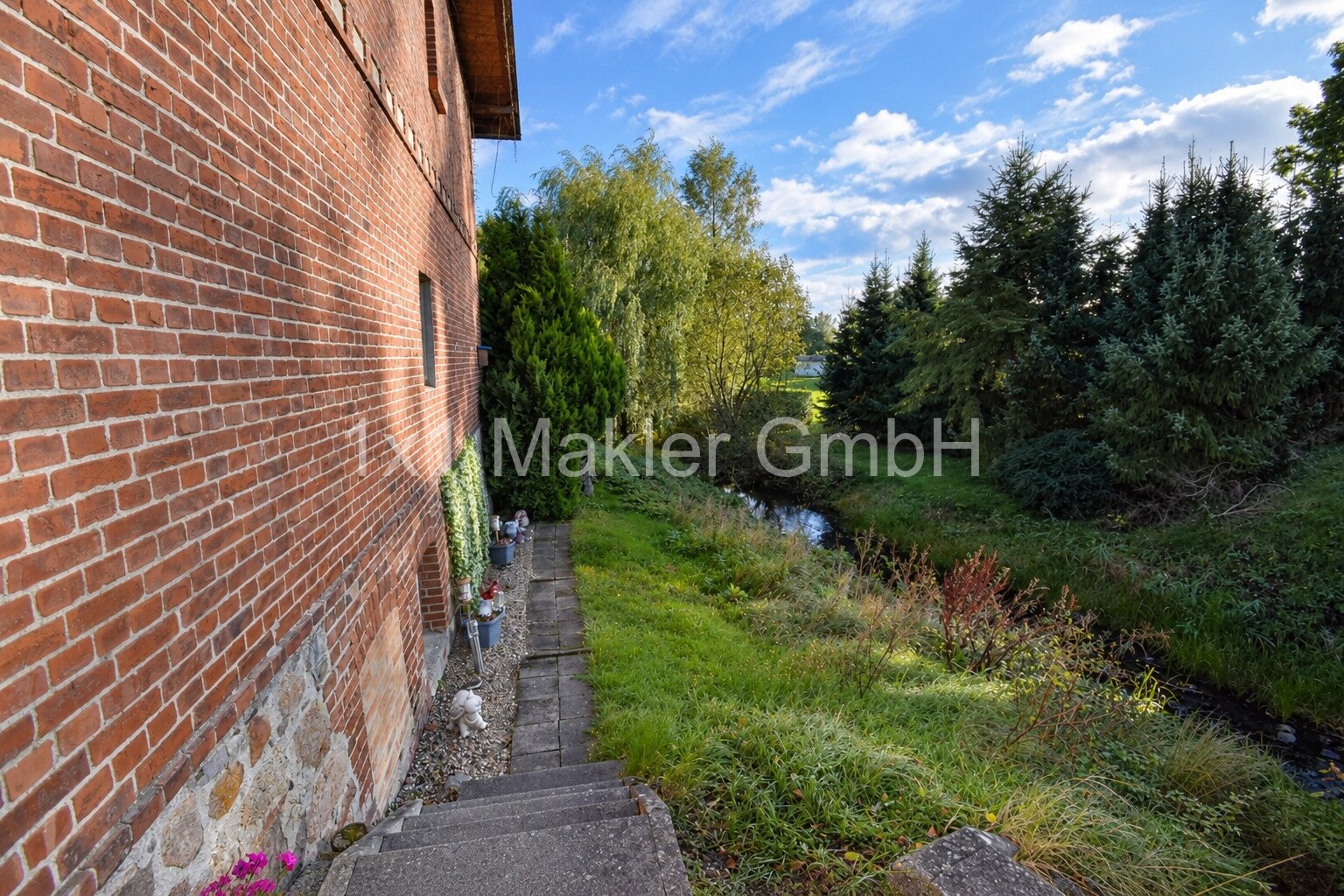 Rechts am Haus die Sude Rechts am Haus die Sude