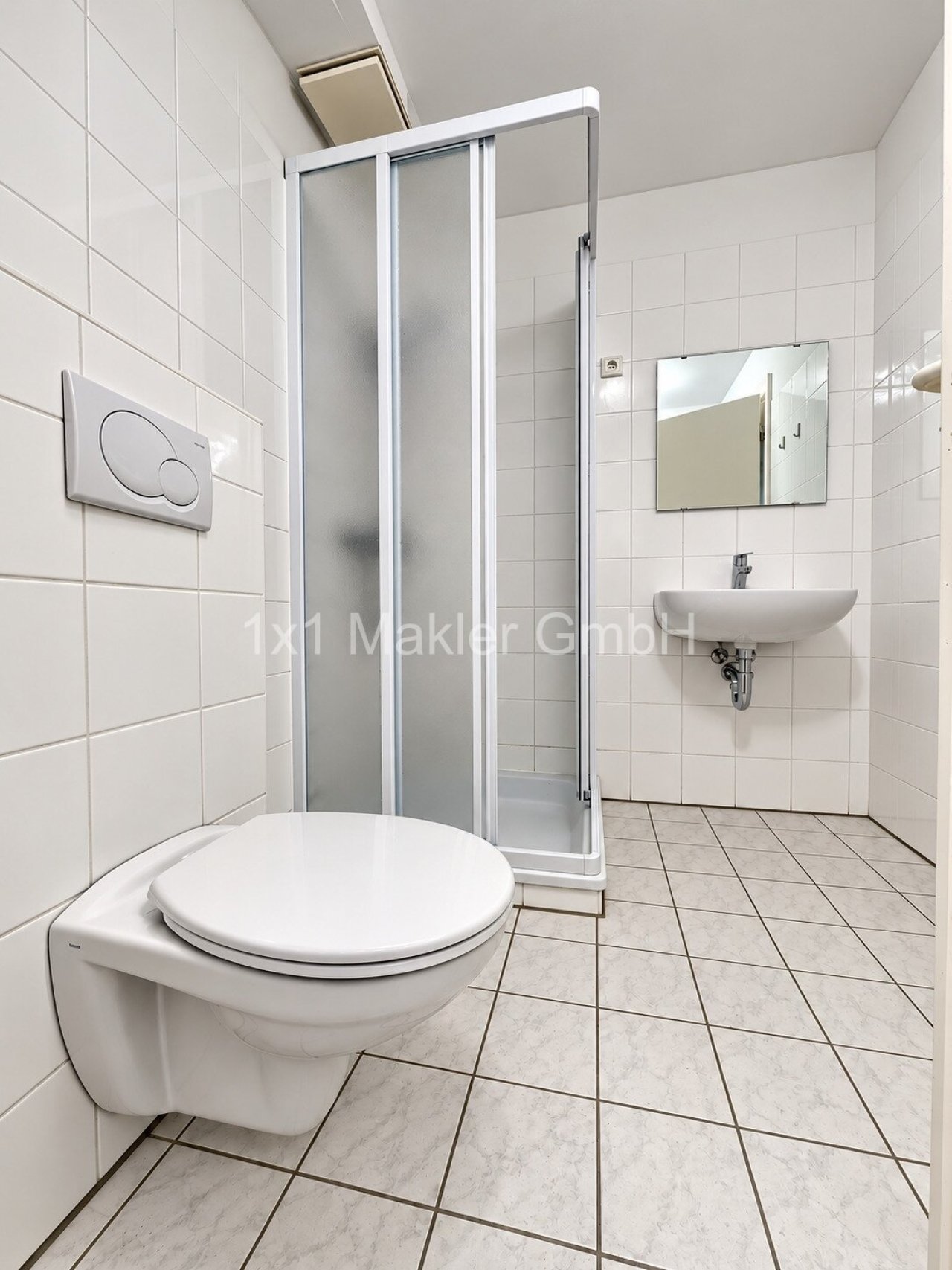 Badezimmer mit Dusche Badezimmer mit Dusche
